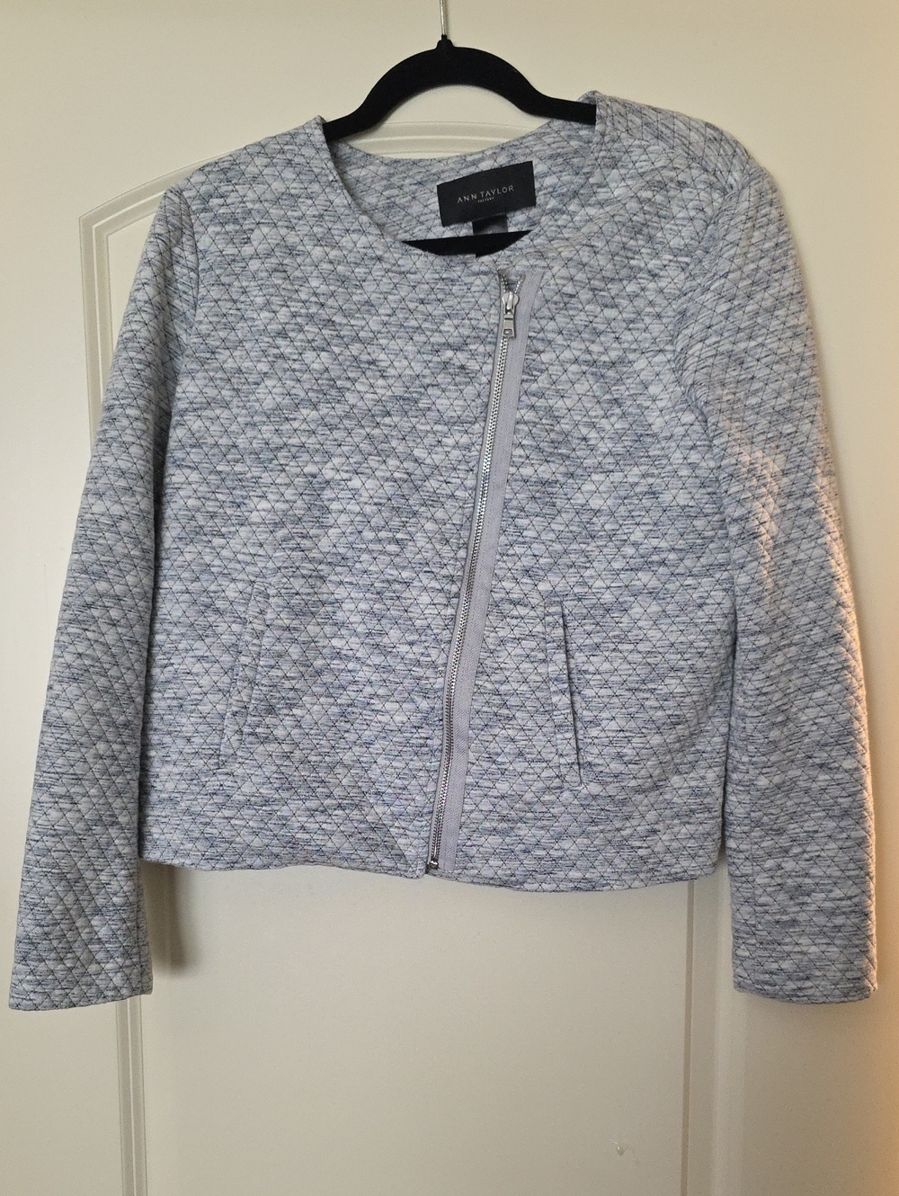 Ann Taylor Factory Light Gray Quilted Zip-Front Cropped Jacket